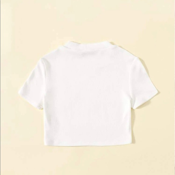 Cute white basic crop top. - Picture 2 of 4